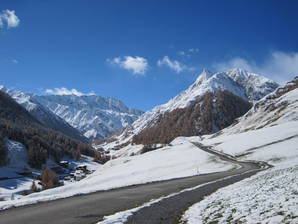Chasa Sot-Chaunt 301 Daire Samnaun Oda fotoğraf